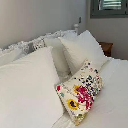 بيت للعطل Rose Garden Metaxáta